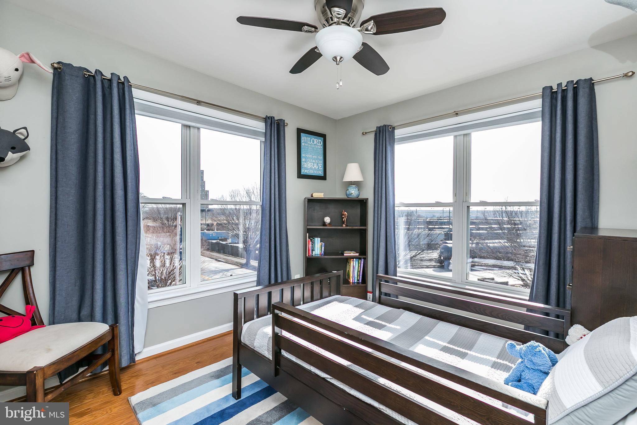 LOCUST POINT - Residential