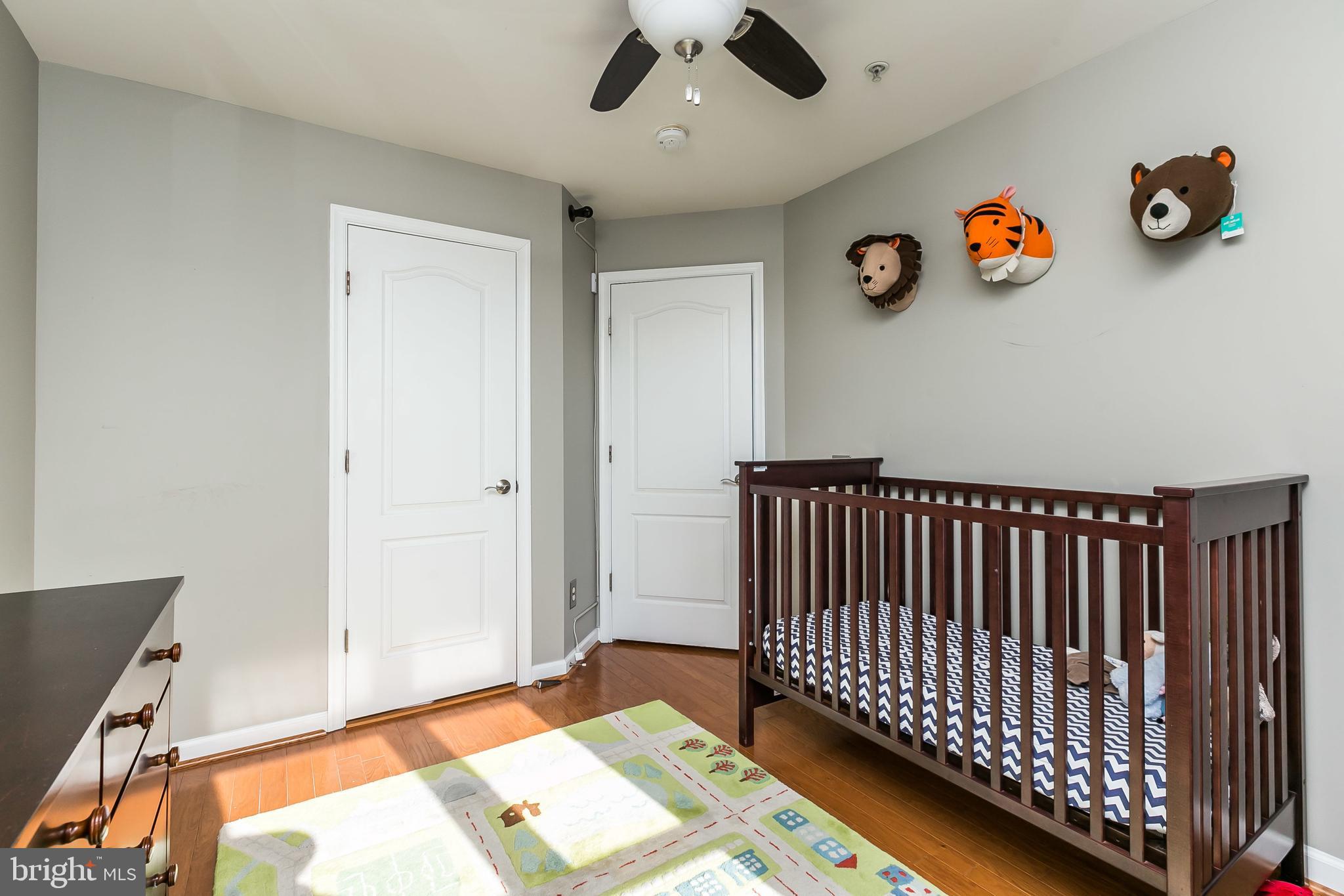 LOCUST POINT - Residential