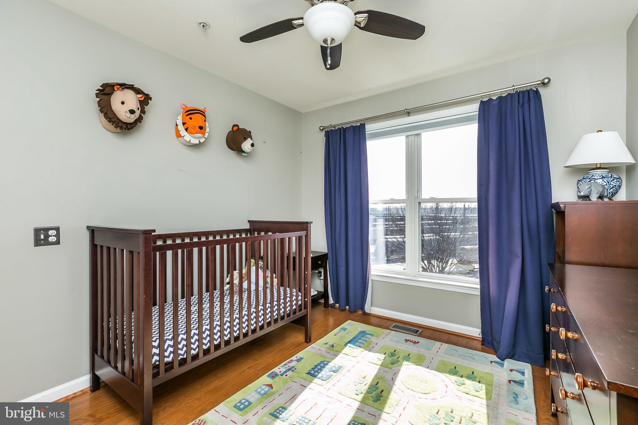 LOCUST POINT - Residential