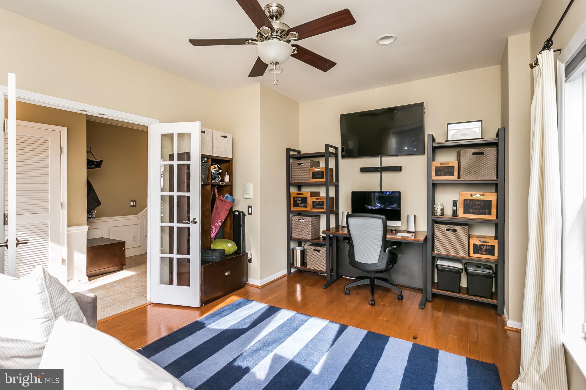 LOCUST POINT - Residential