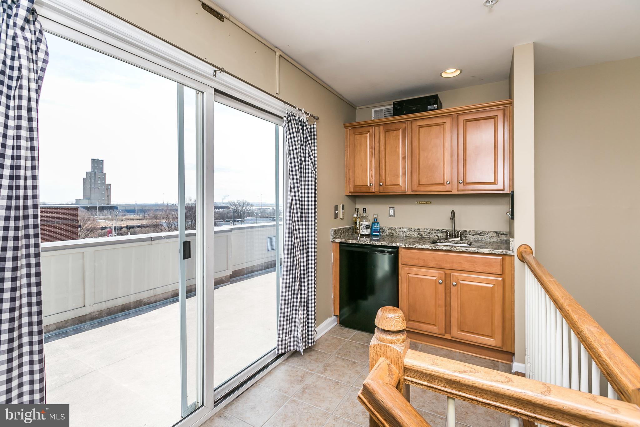 LOCUST POINT - Residential