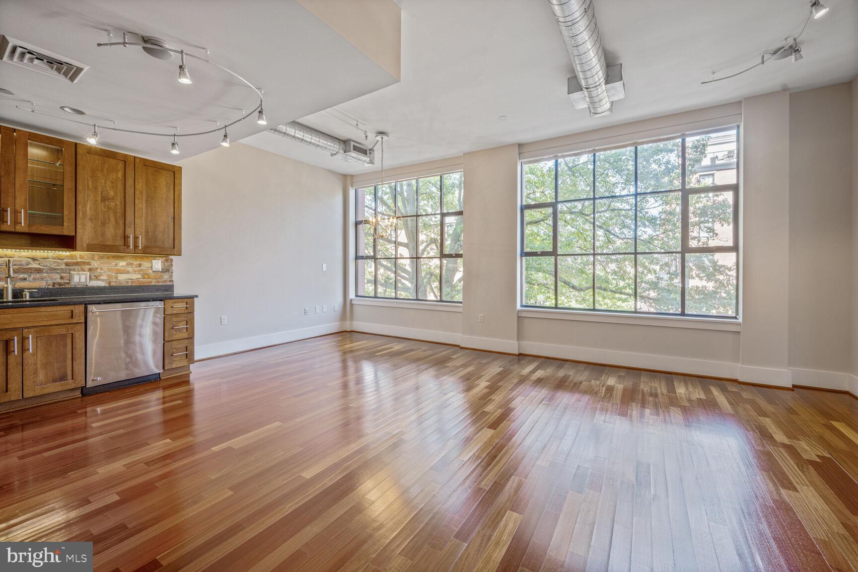 1600 CLARENDON BOULEVARD W202