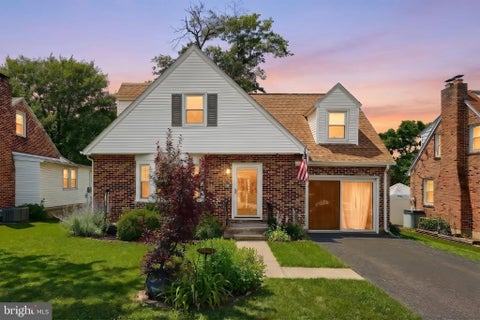 Photo of 116 Greystone Road, YORK, PA 17402 (MLS # PAYK2106740)