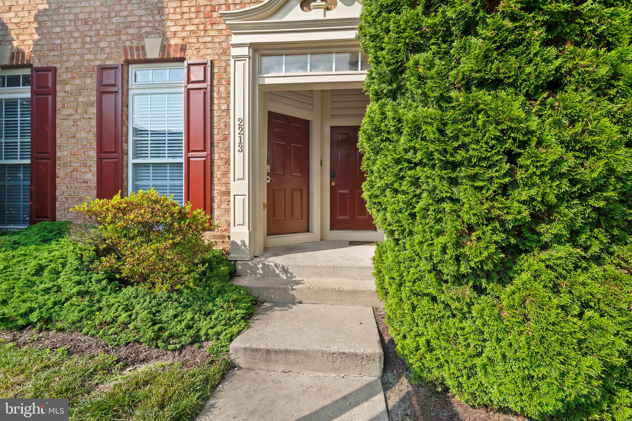 2213 IVY LANE 5