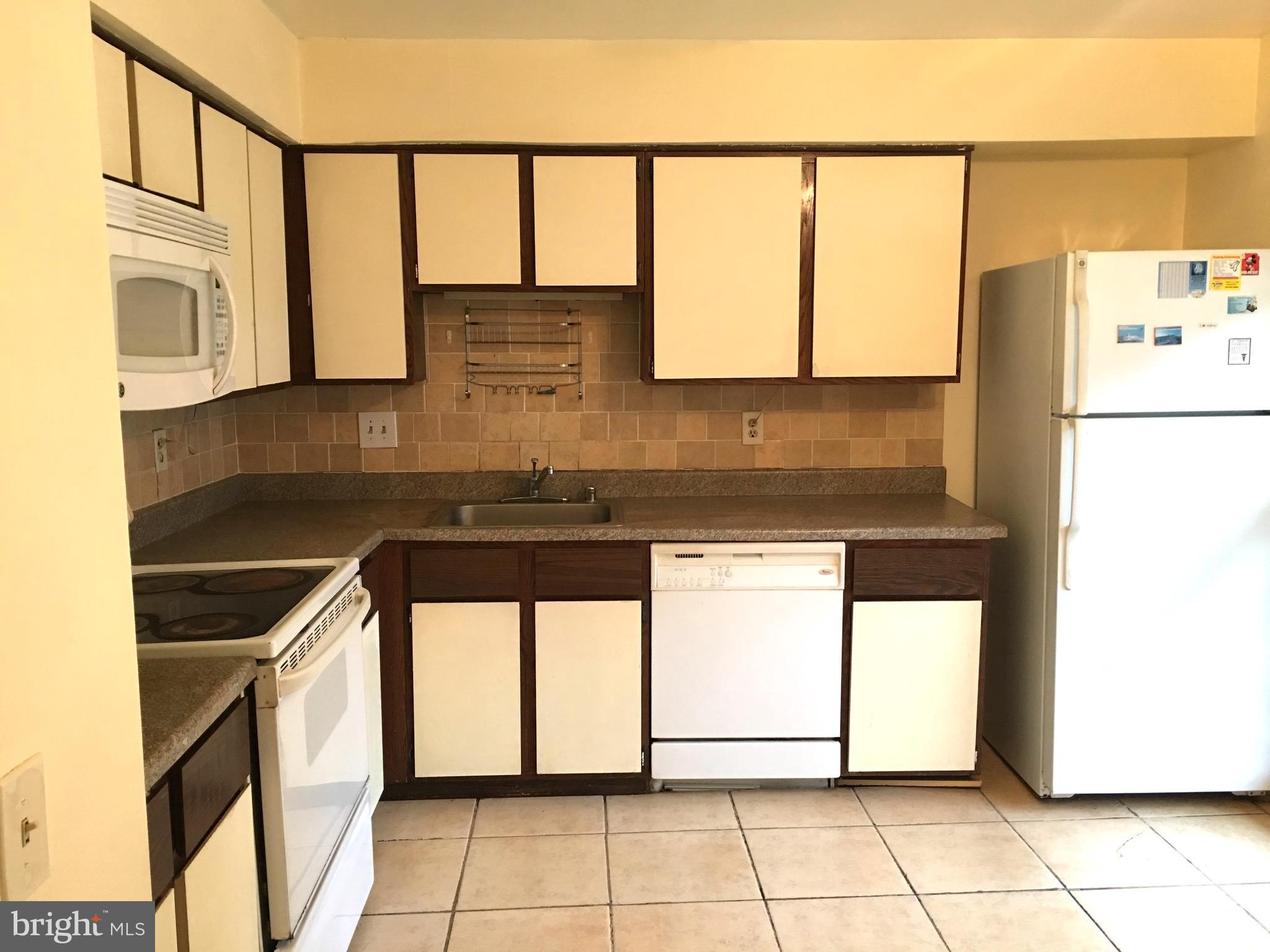 SUMMER HILL ESTATES - Residential Lease