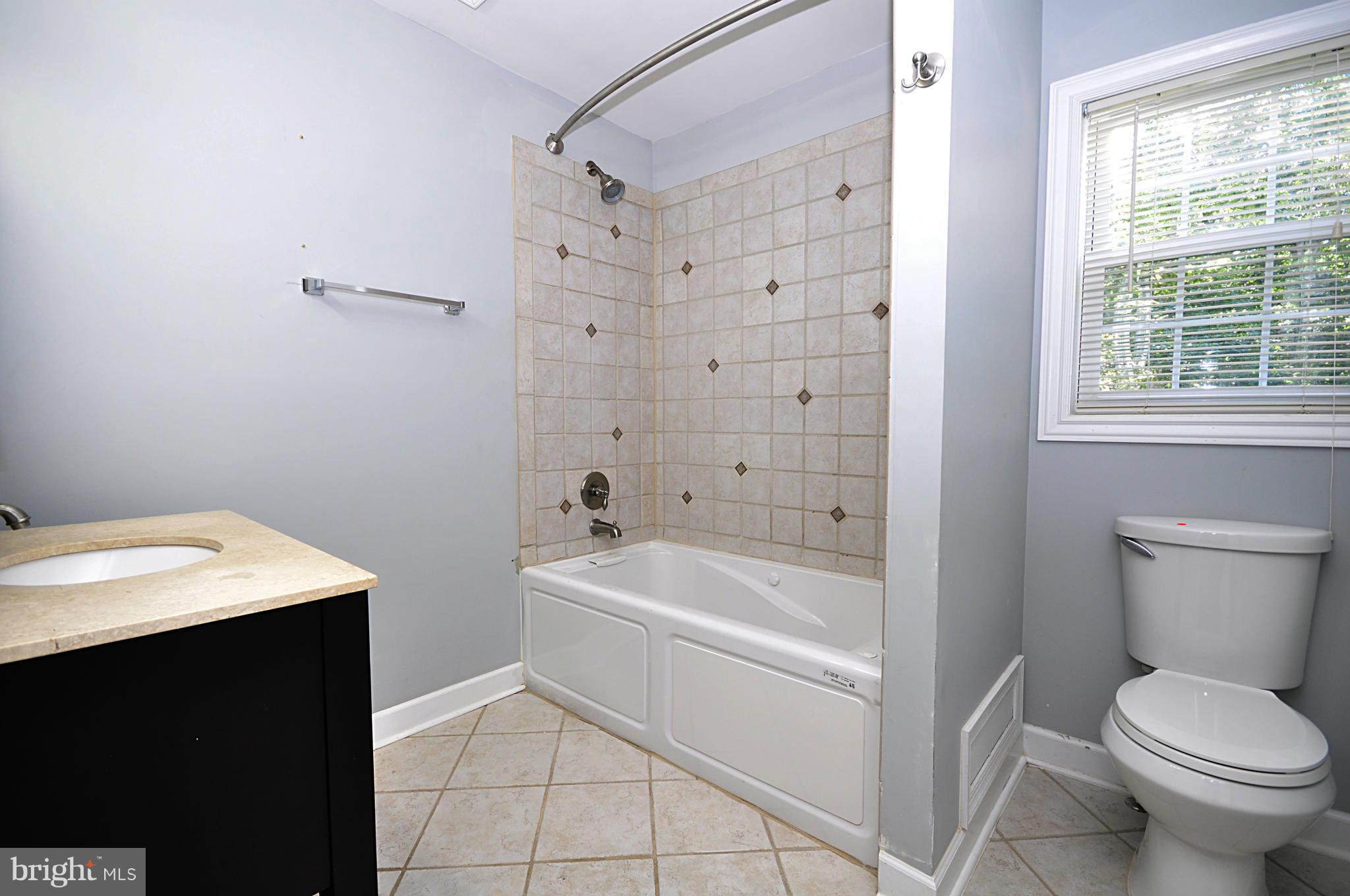 LAURELWOOD - Residential Lease