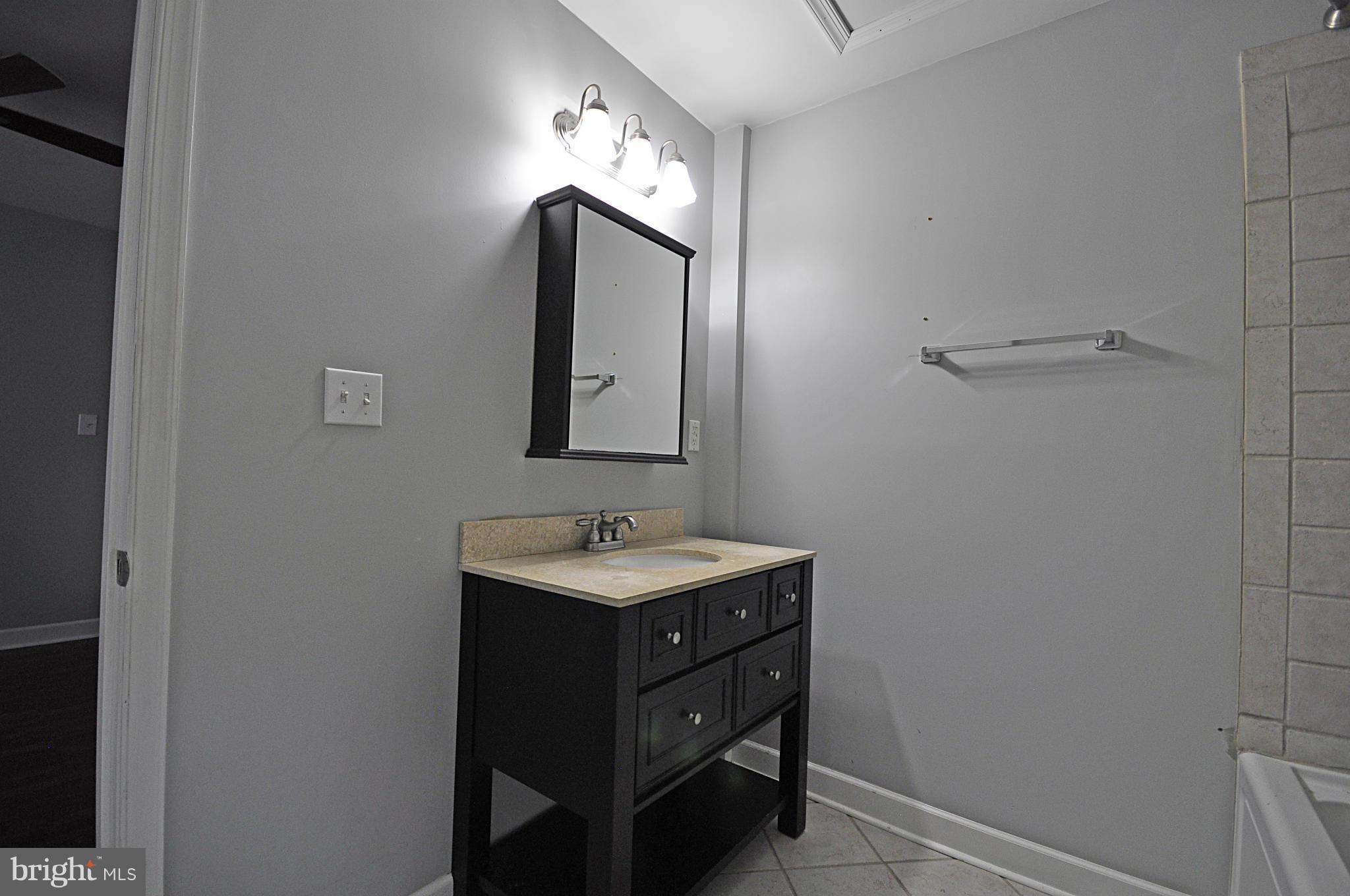 LAURELWOOD - Residential Lease