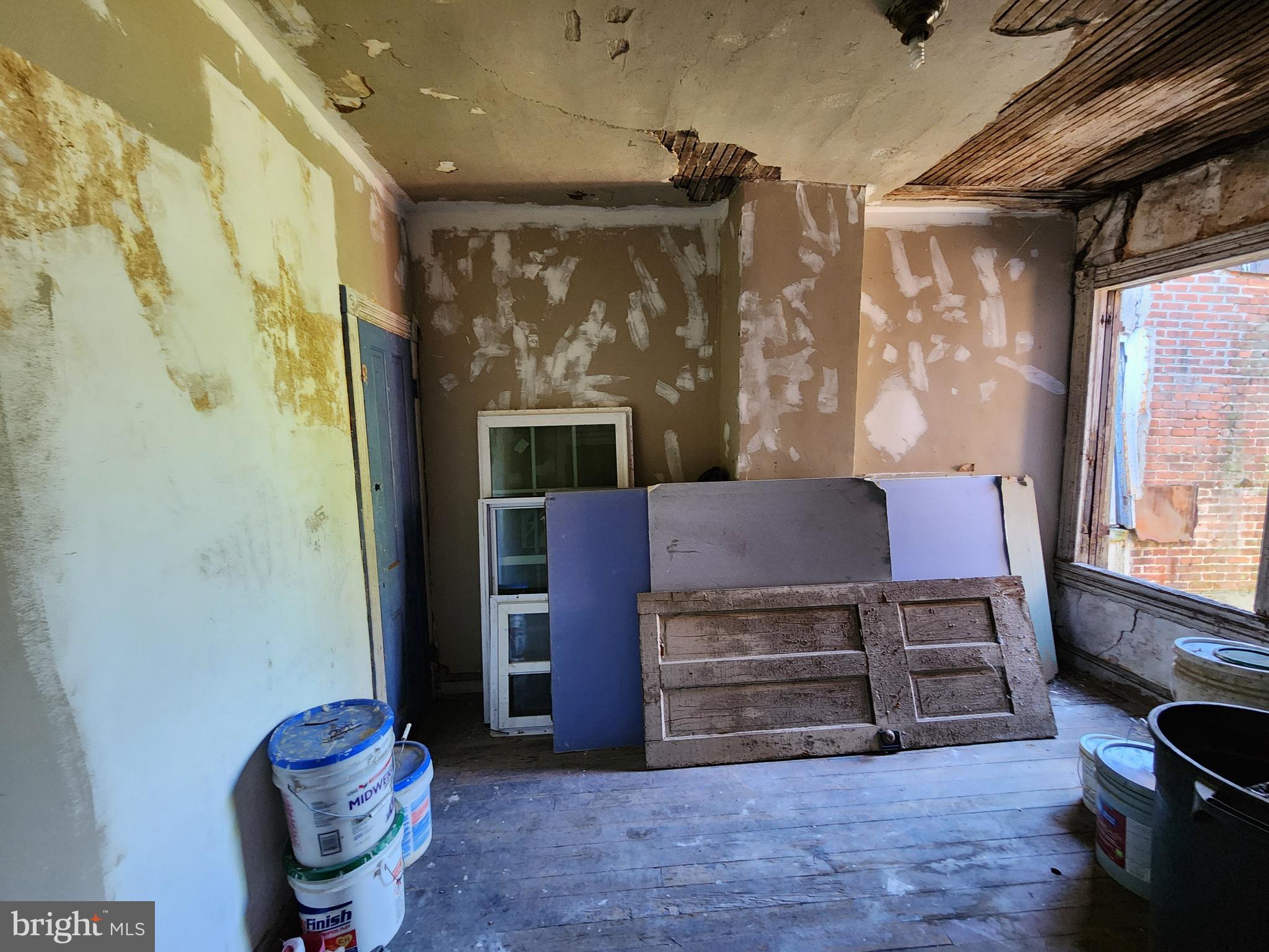 SANDTOWN-WINCHESTER - Residential