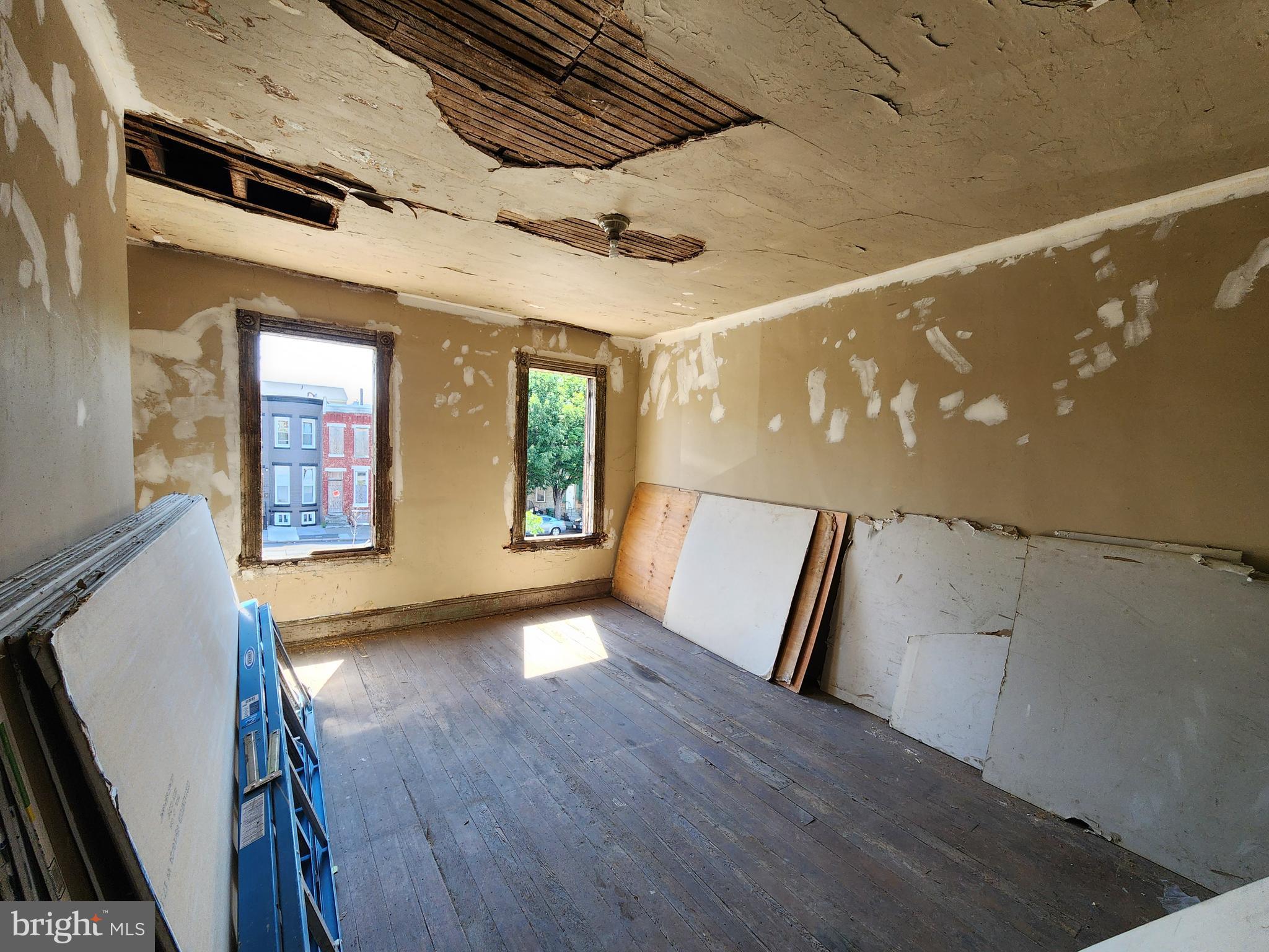 SANDTOWN-WINCHESTER - Residential