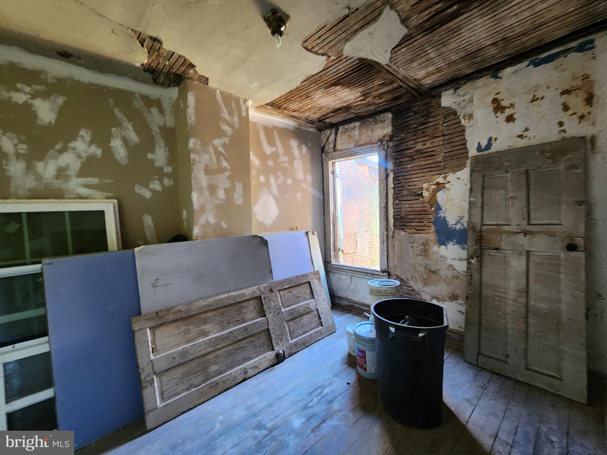 SANDTOWN-WINCHESTER - Residential