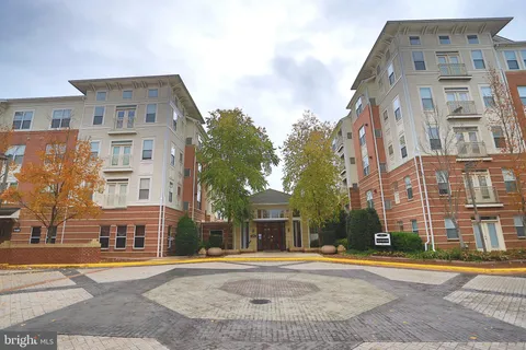 2765 Centerboro Drive Unit 465, Vienna, VA MLS: VAFX2226522