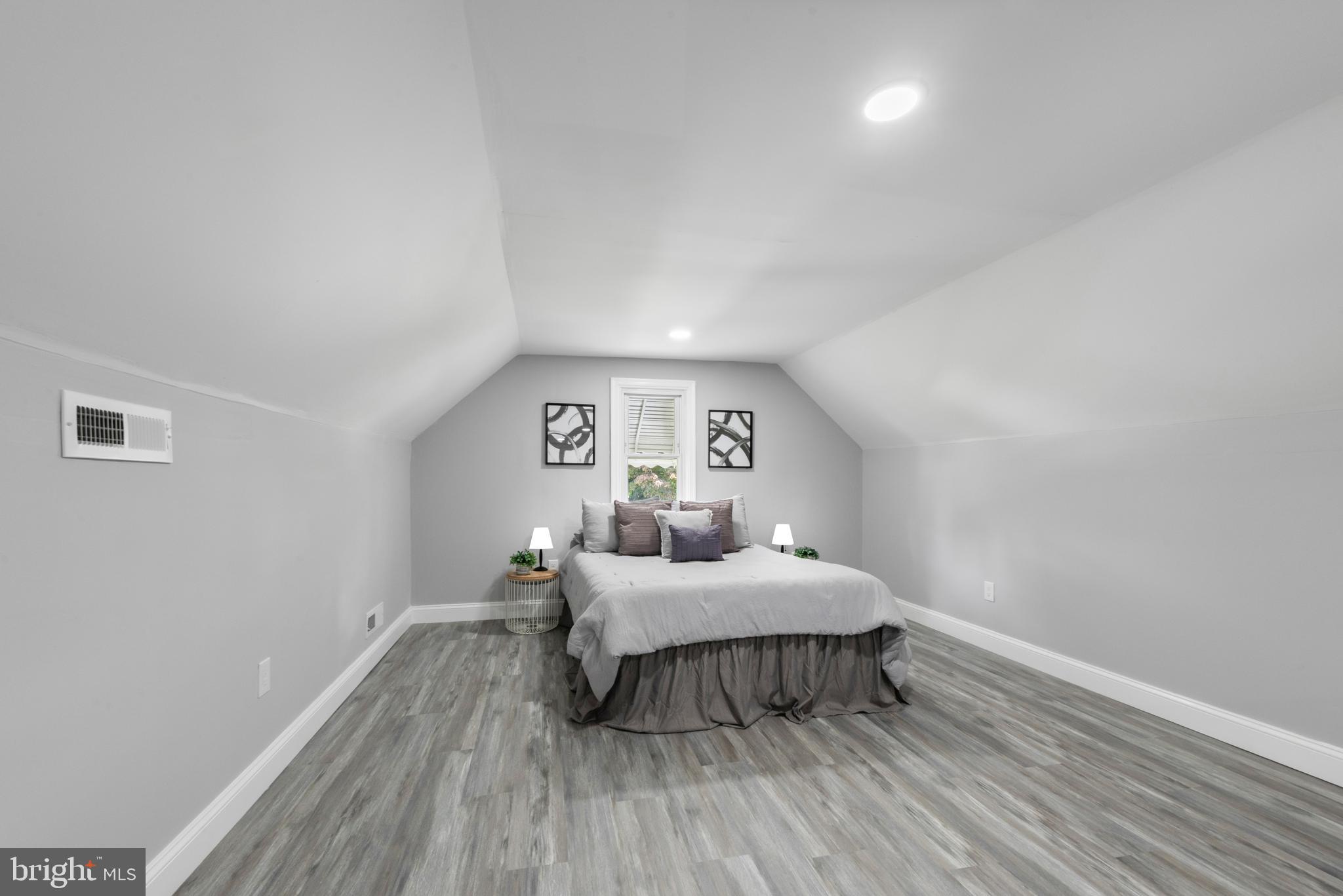 HAMILTON - Residential