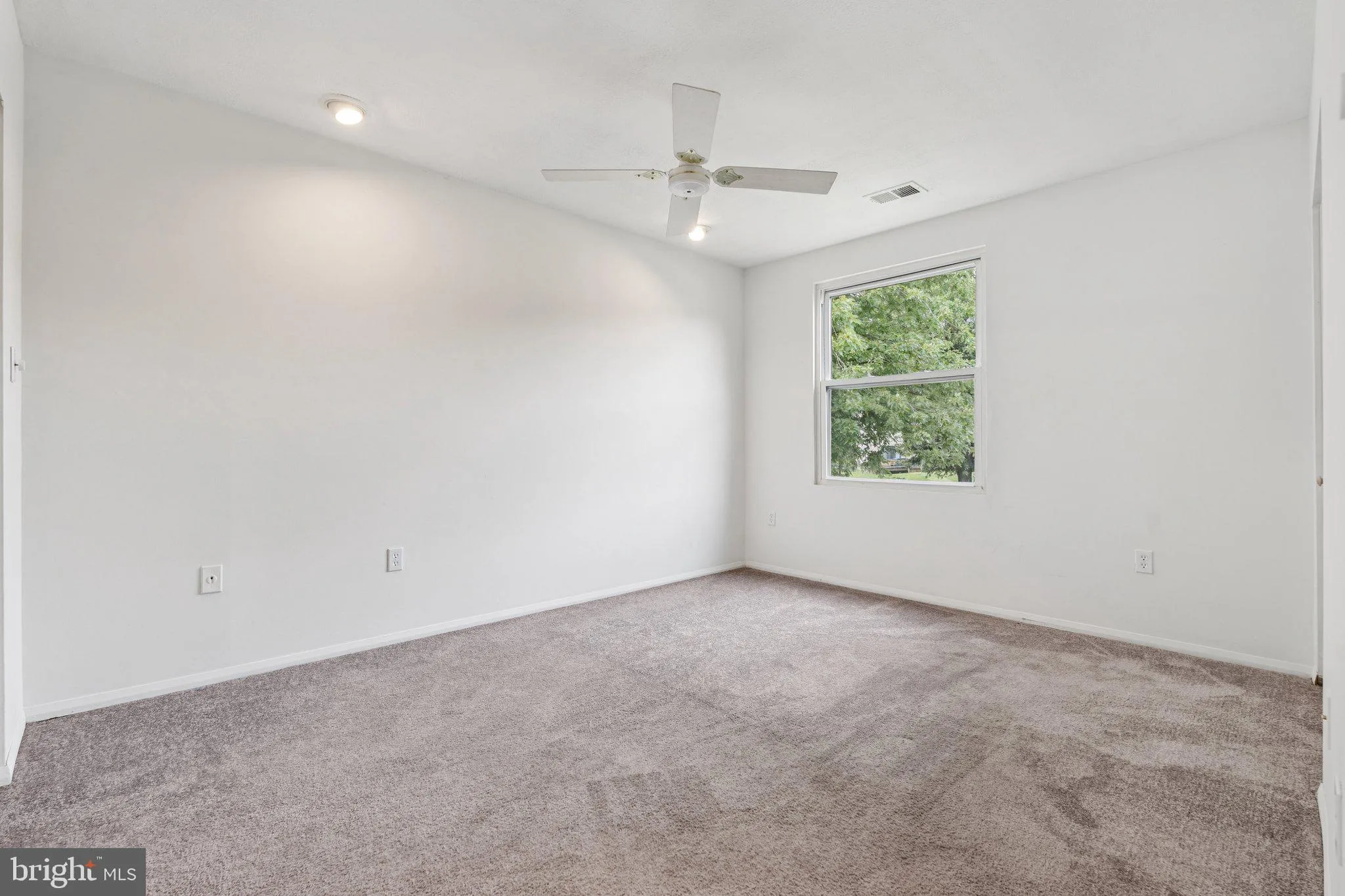 Baltimore, Maryland 21221, United States, 2 Bedrooms Bedrooms, ,3 BathroomsBathrooms,Residential,Coming Soon,200633