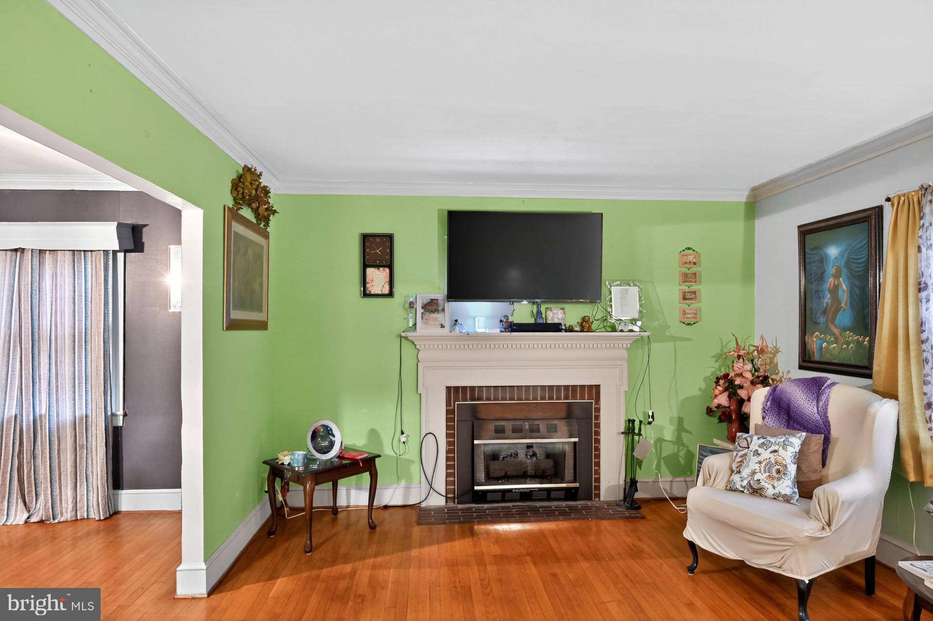 714 ROBERTSON STREET