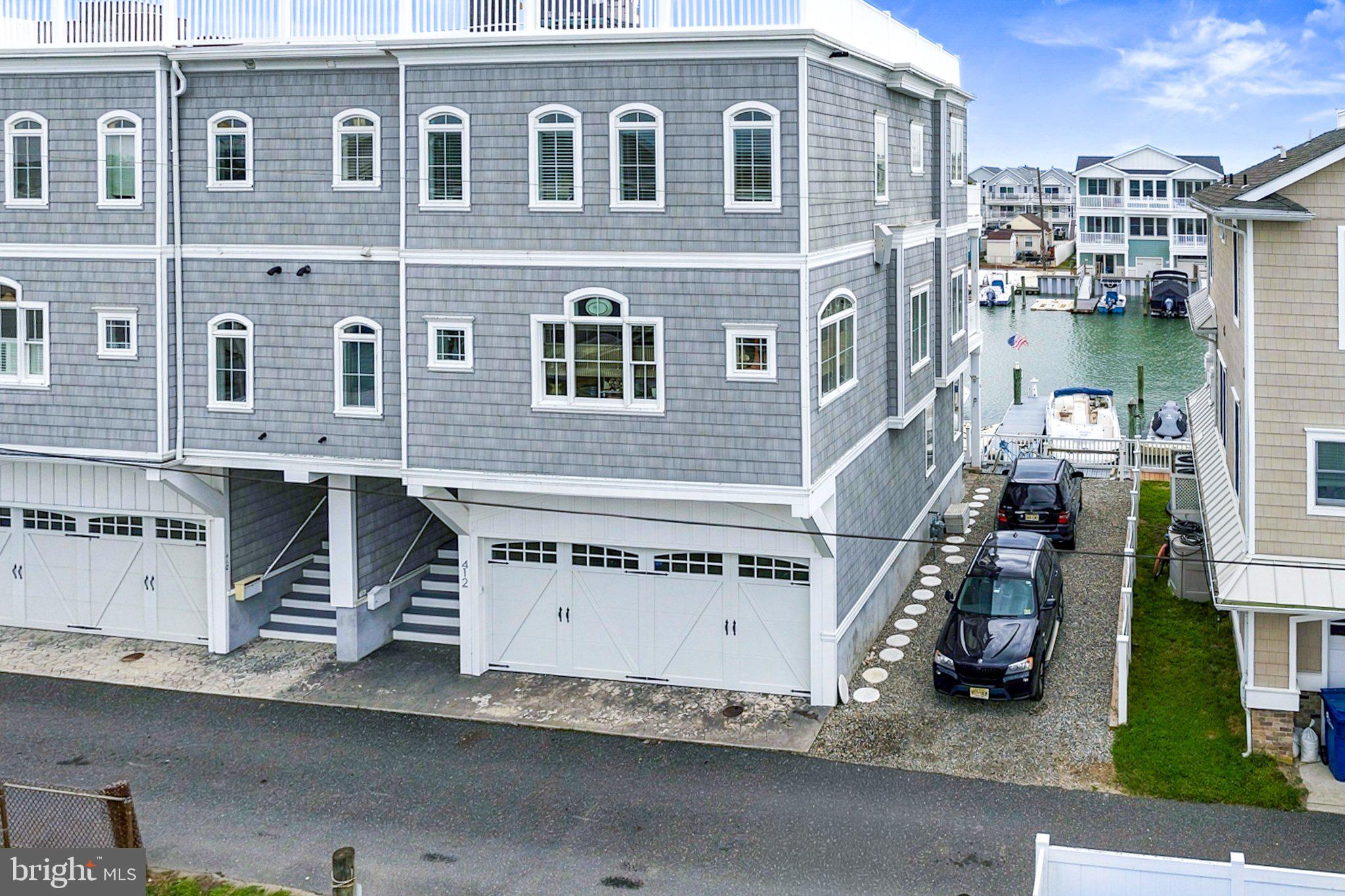 412 W DOCK STREET