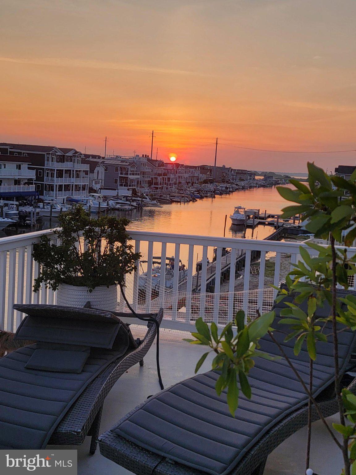 412 W DOCK STREET