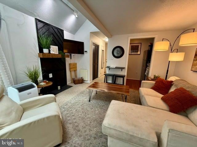 203 E VALLEY POINT LANE C1003
