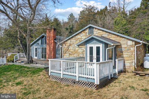 Photo of 565 S River Rd, FRONT ROYAL, VA 22630 (MLS # VAWR2013448)