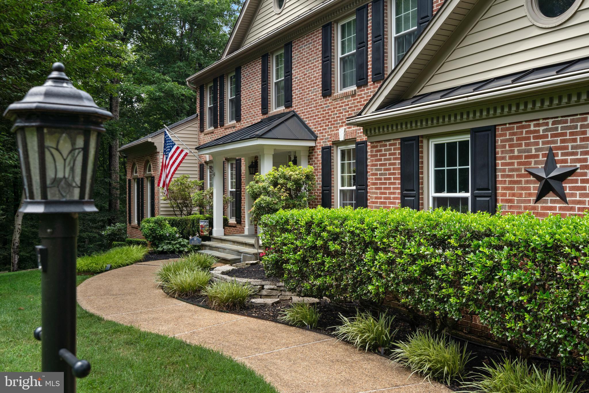 6161 HEMLOCK COURT