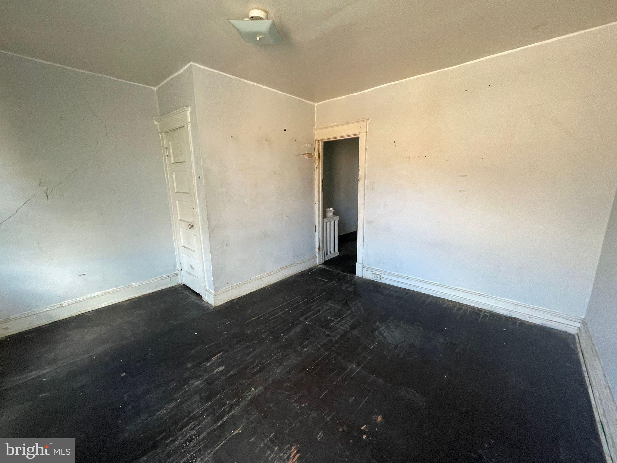 BROADWAY EAST - Residential