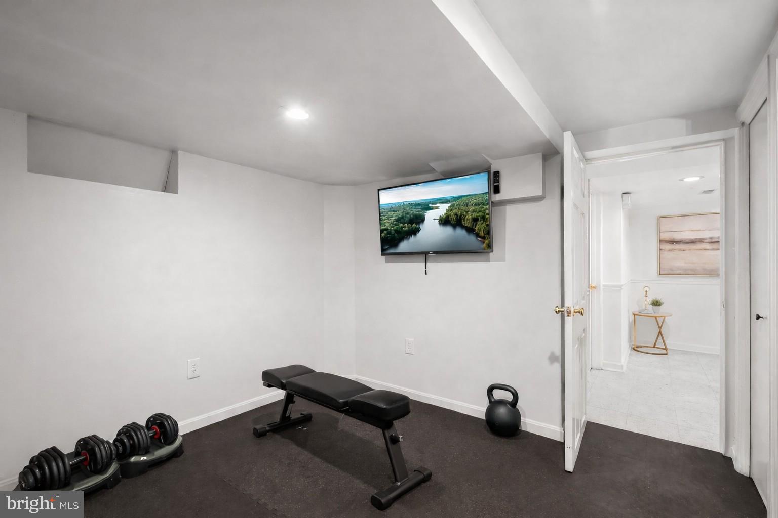 GREENWICH FOREST - Residential