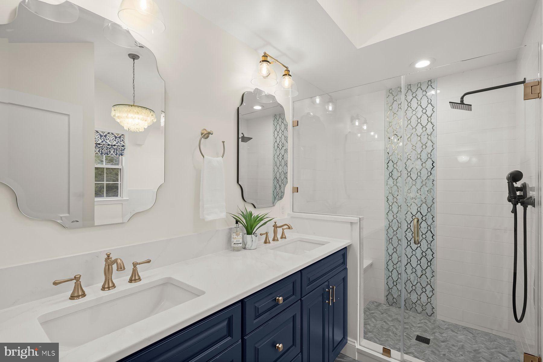 GREENWICH FOREST - Residential