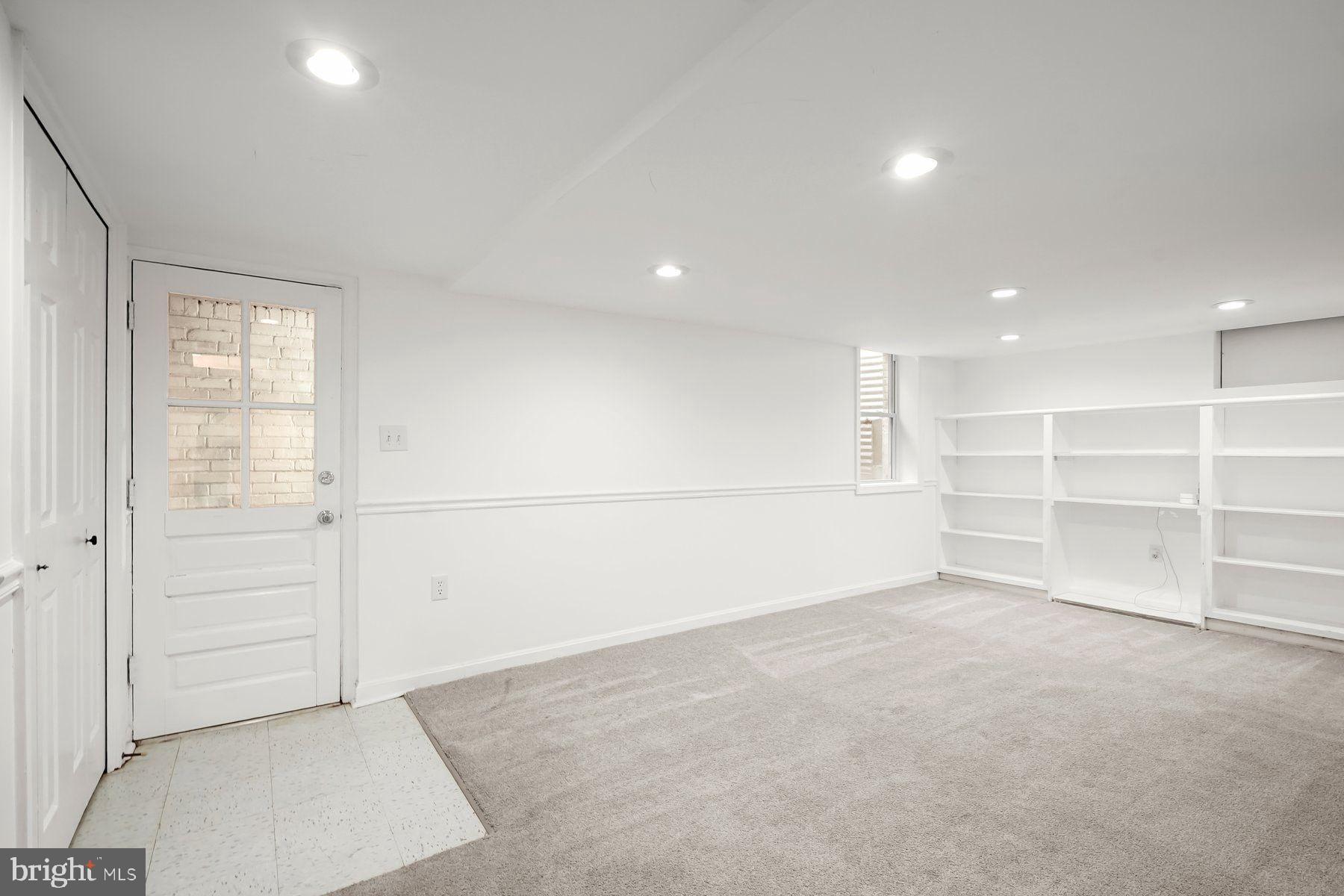 GREENWICH FOREST - Residential