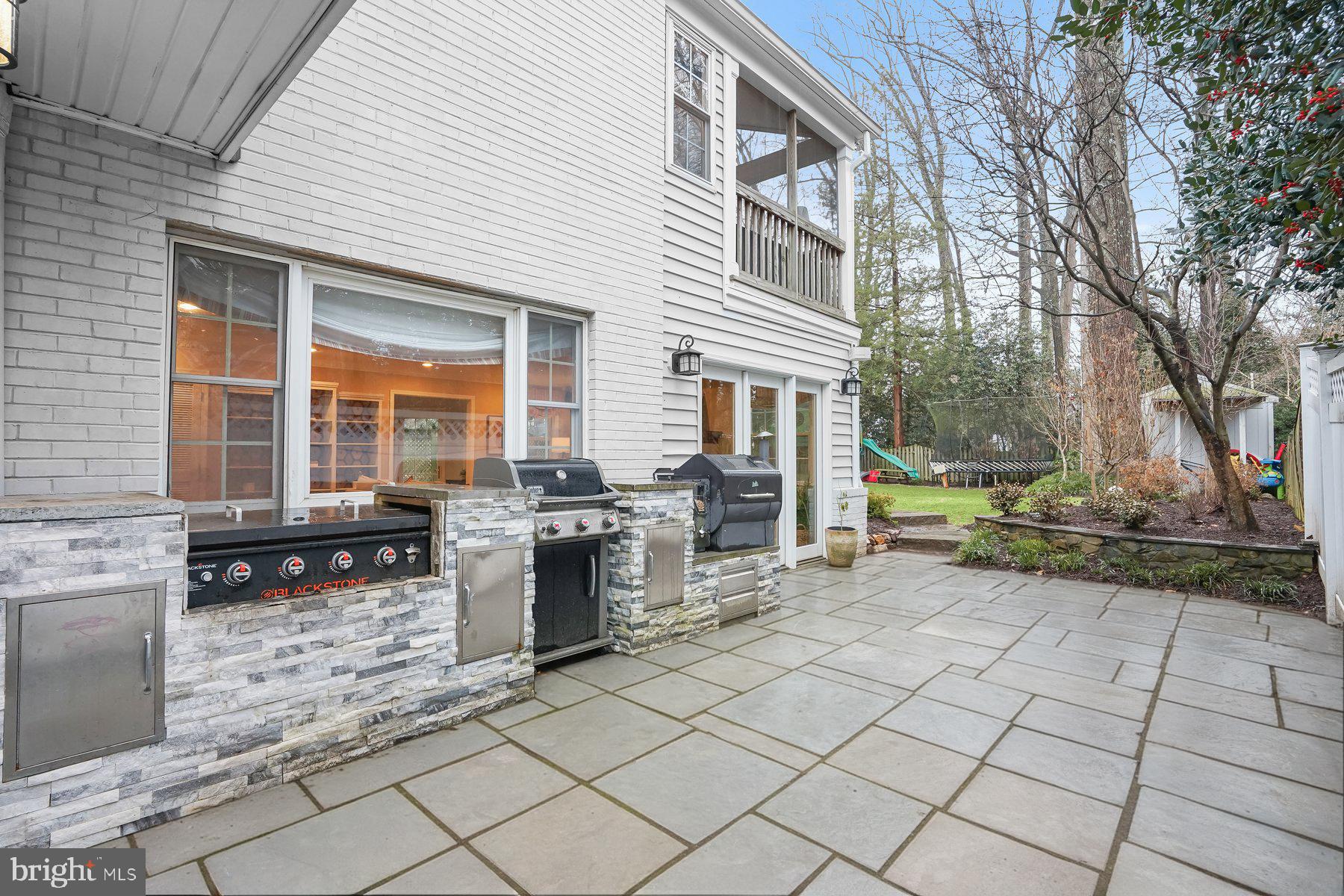 GREENWICH FOREST - Residential