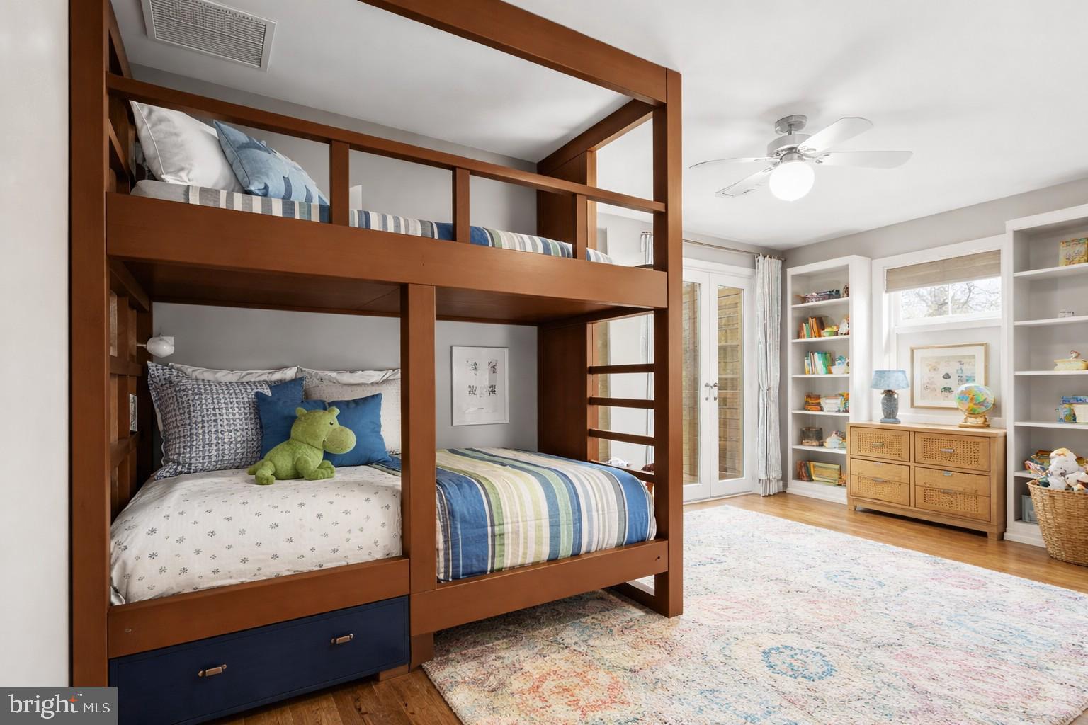 GREENWICH FOREST - Residential