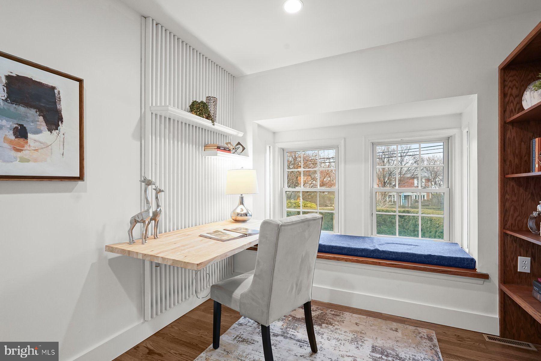 GREENWICH FOREST - Residential