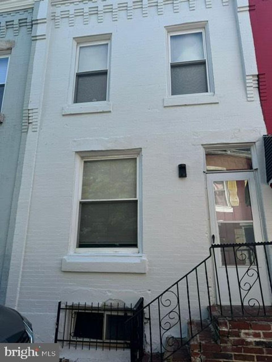 You will be amazed when you step into this stylish newly renovated home! This 3 bedroom, 1 bathroom home. completely renovated in 2024 
this property is occupied with a great tenants currently paying $1,400 per month 
hardwood floors granite countertop new roof 
pictures speak for itself 
this house can also be purchased as a packaged deal together with 
1731 Dover, 2946 Westmont, 3043 Euclid and 2161 Dover for 670K