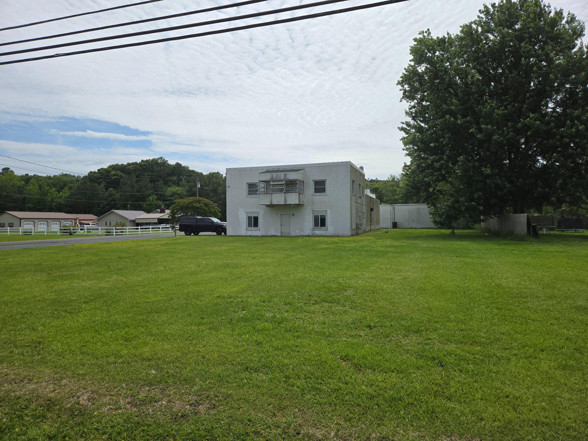 2906 CENTRAL ROAD