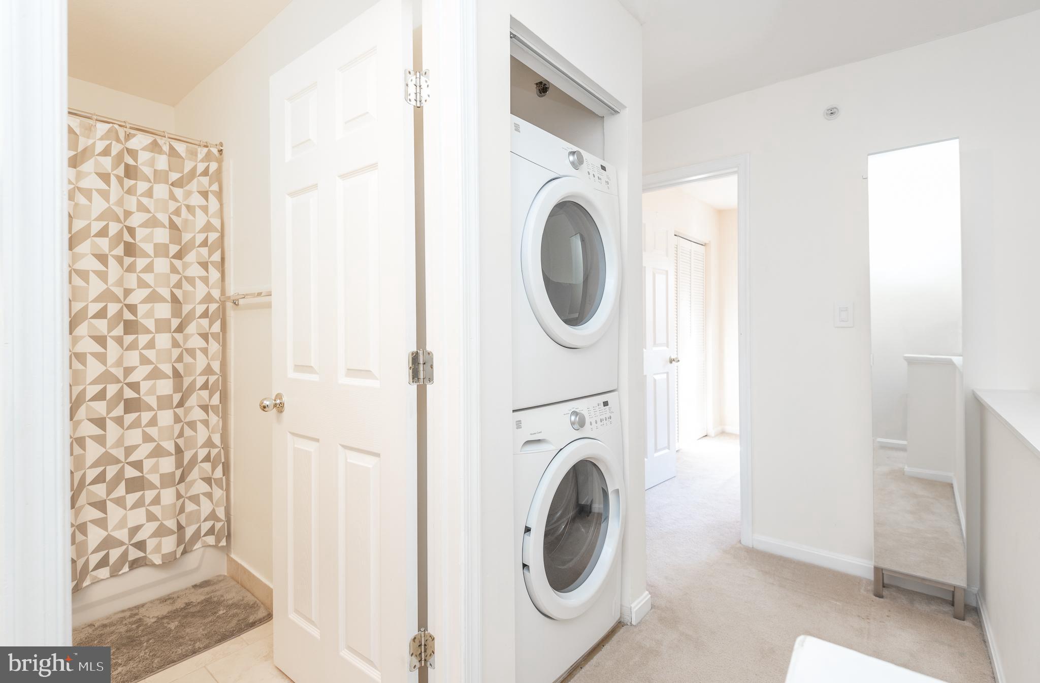 PARKSIDE AT ASHBURN - Residential