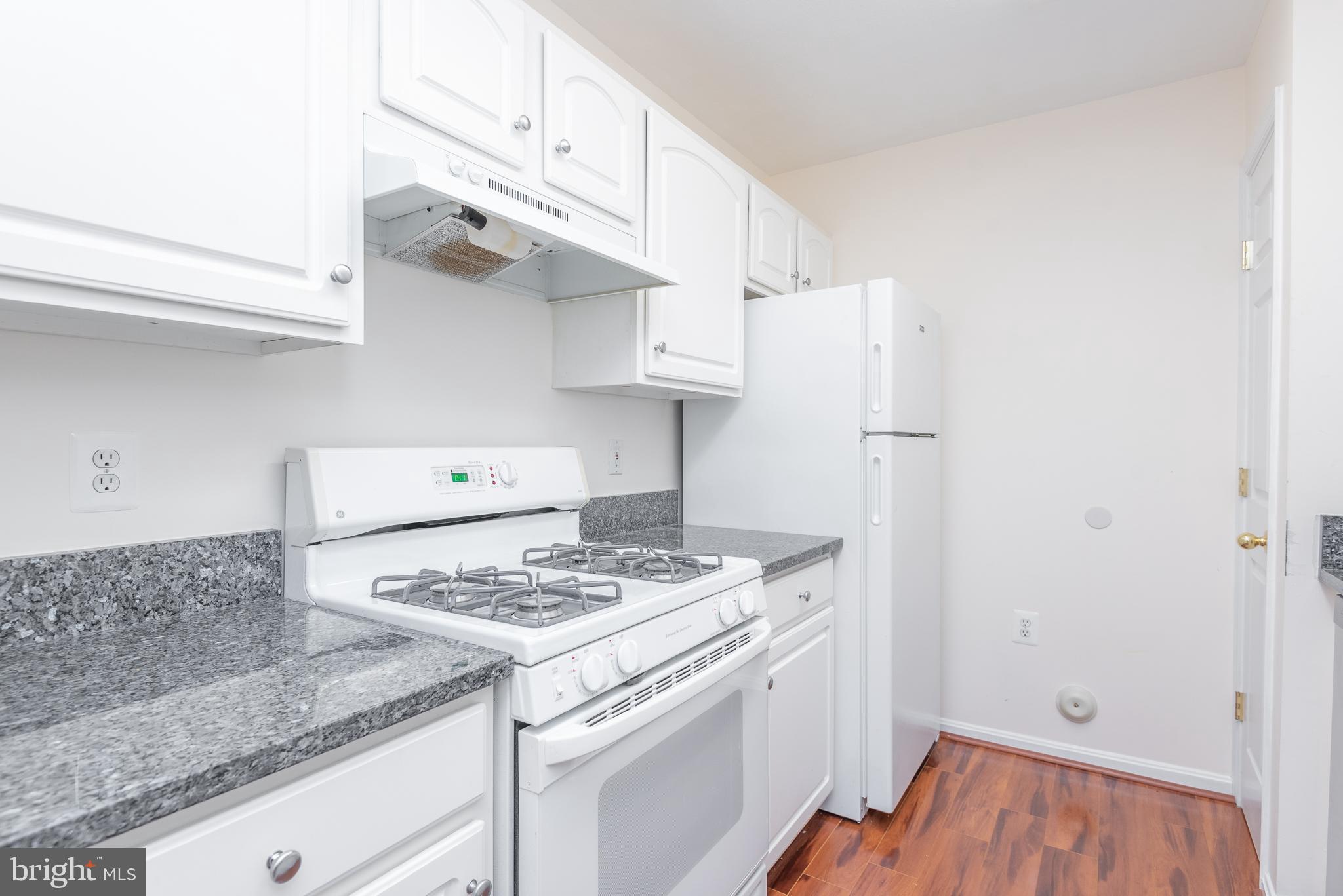 PARKSIDE AT ASHBURN - Residential