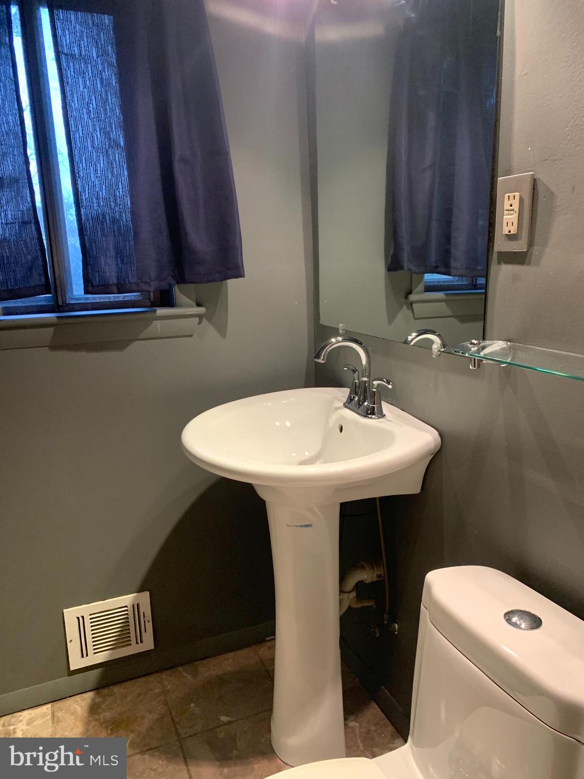 FRANKFORD - Residential Lease