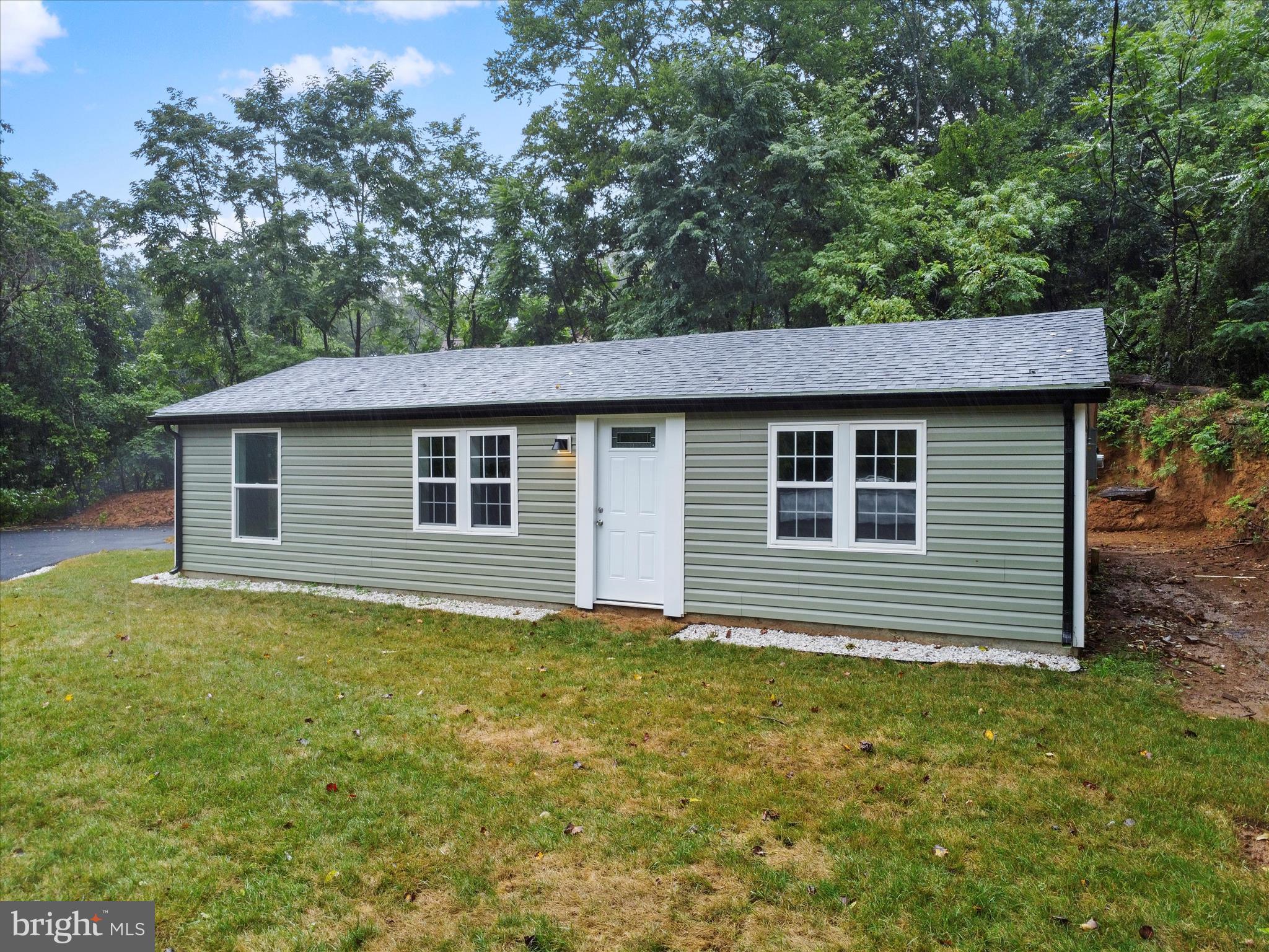 1712 SHENANDOAH RIVER DRIVE