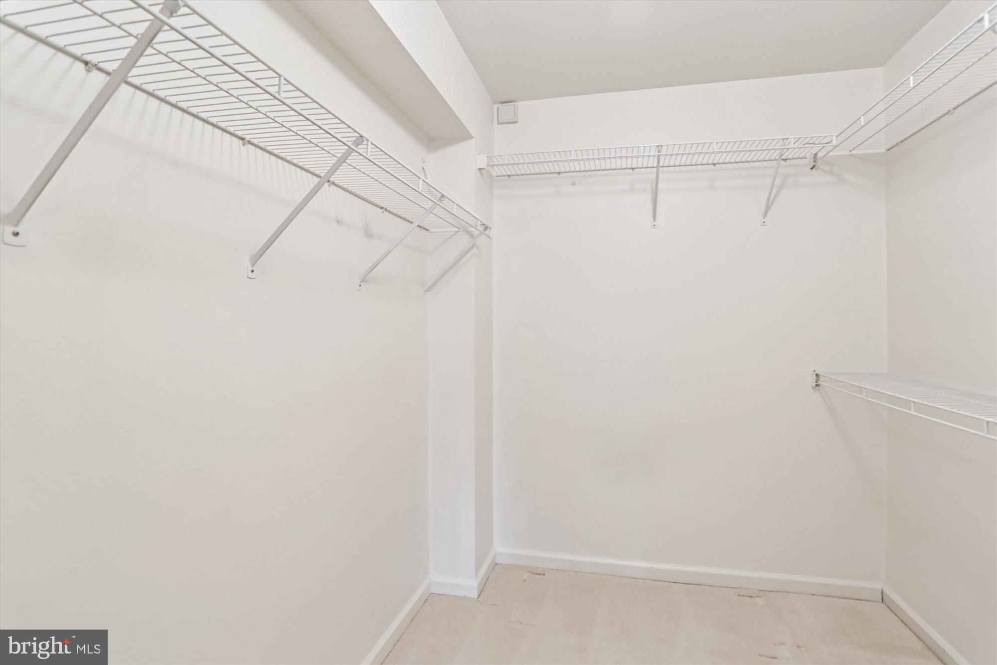 WHITLEY PARK CONDOMINIUM - Residential