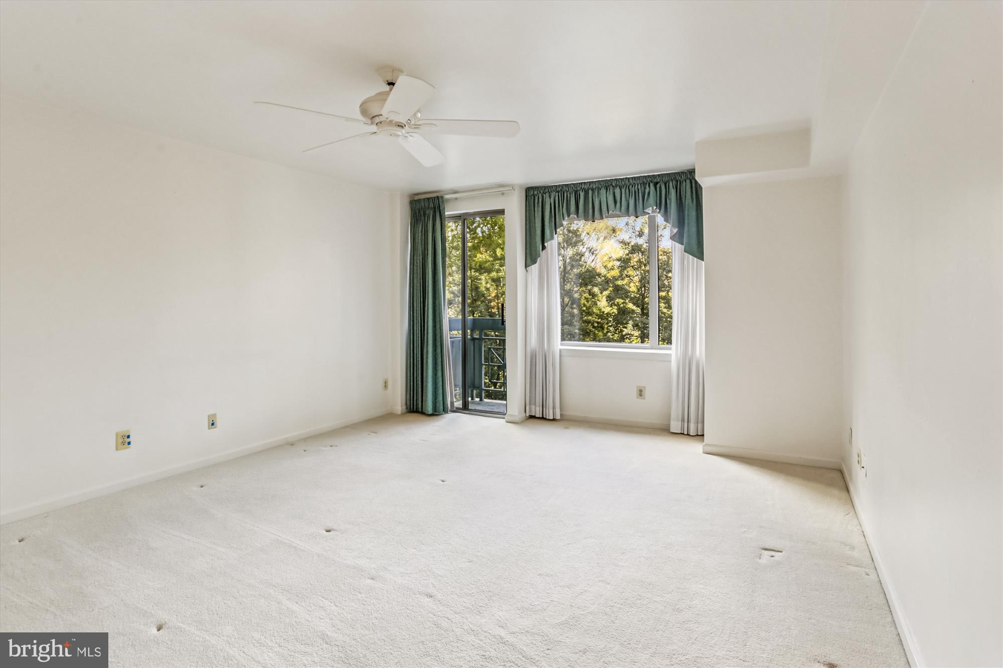 WHITLEY PARK CONDOMINIUM - Residential