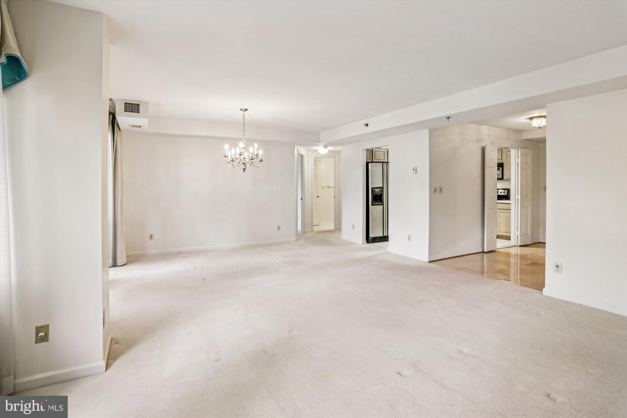 WHITLEY PARK CONDOMINIUM - Residential