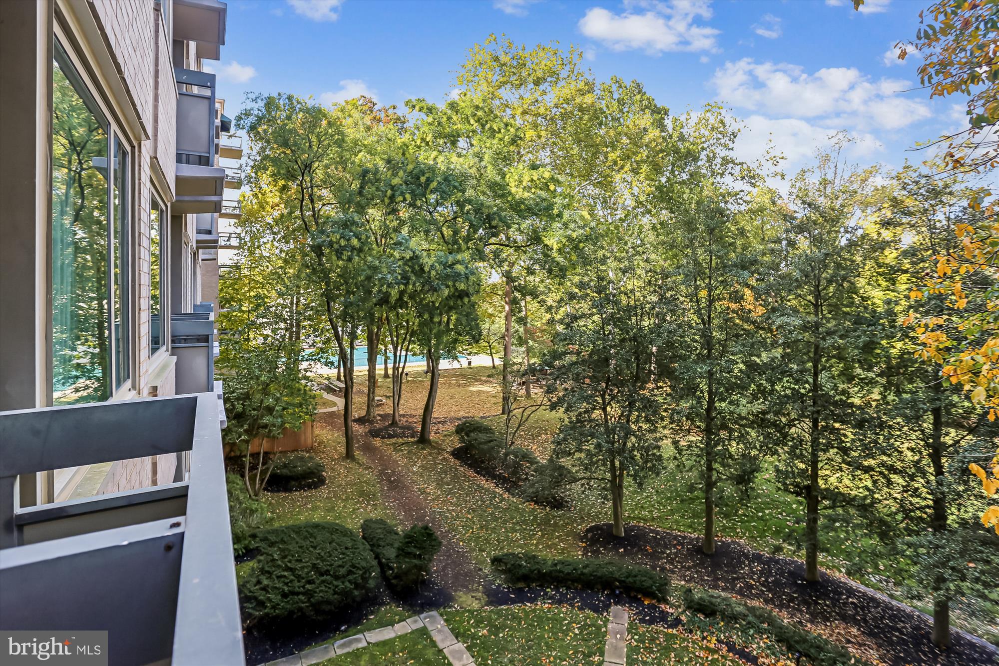 WHITLEY PARK CONDOMINIUM - Residential