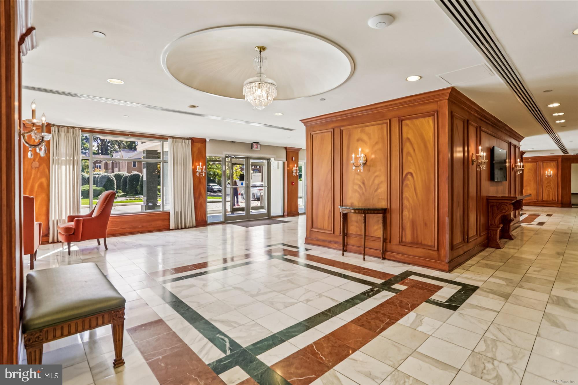 WHITLEY PARK CONDOMINIUM - Residential