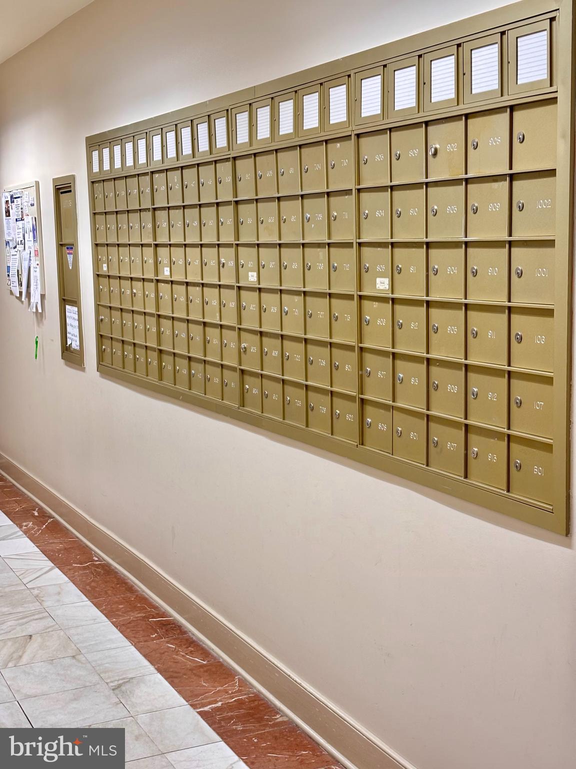 WHITLEY PARK CONDOMINIUM - Residential