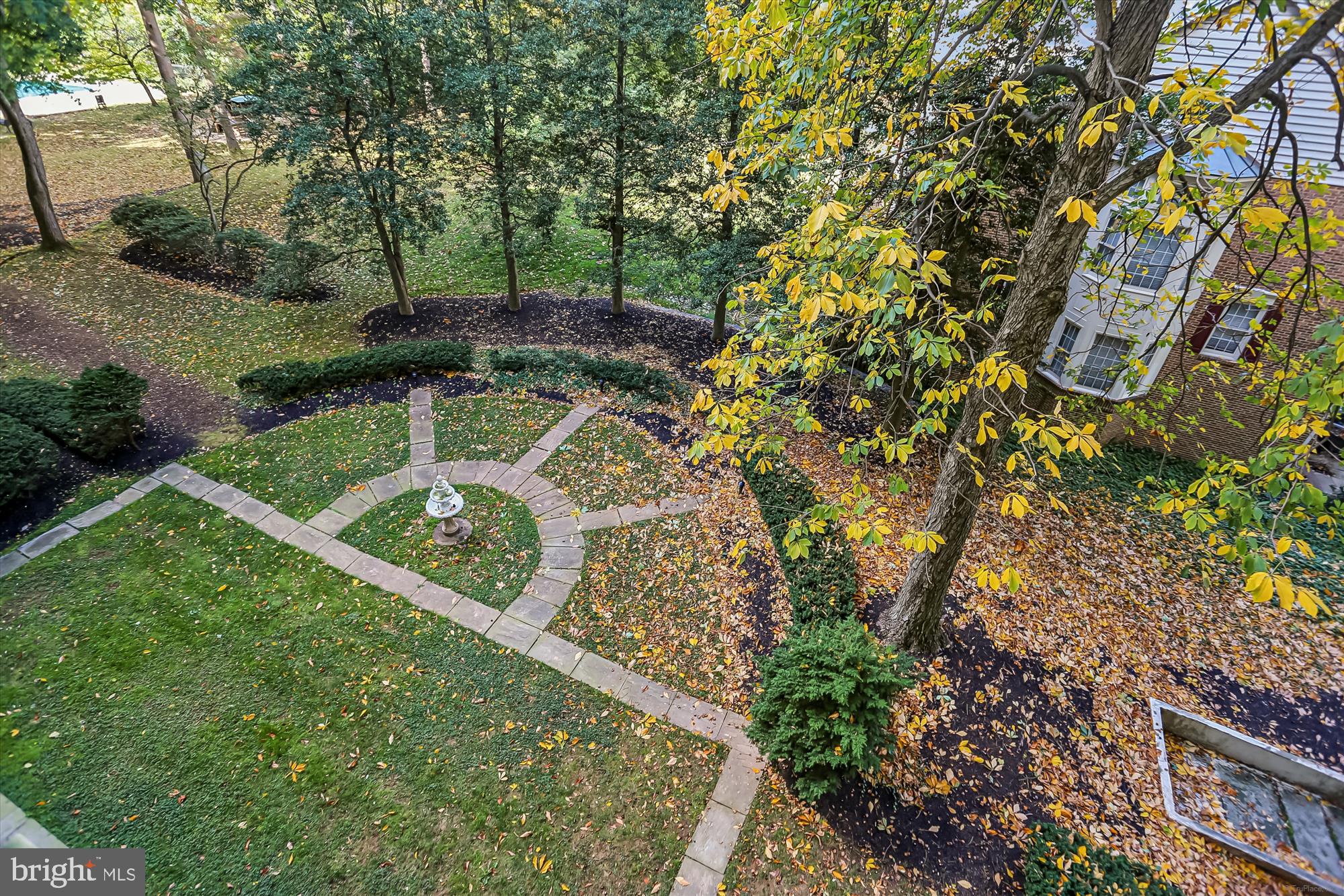 WHITLEY PARK CONDOMINIUM - Residential