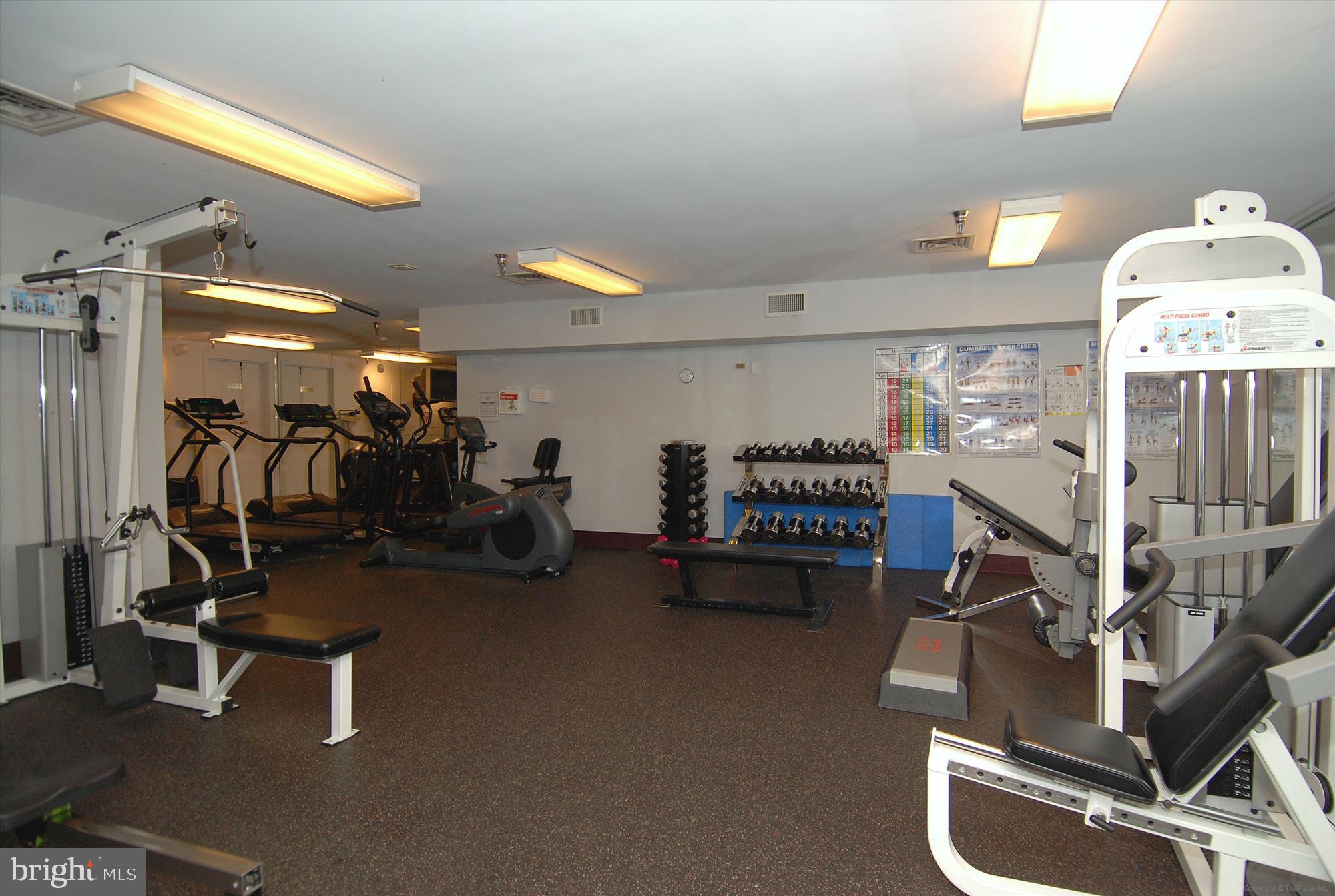 WHITLEY PARK CONDOMINIUM - Residential