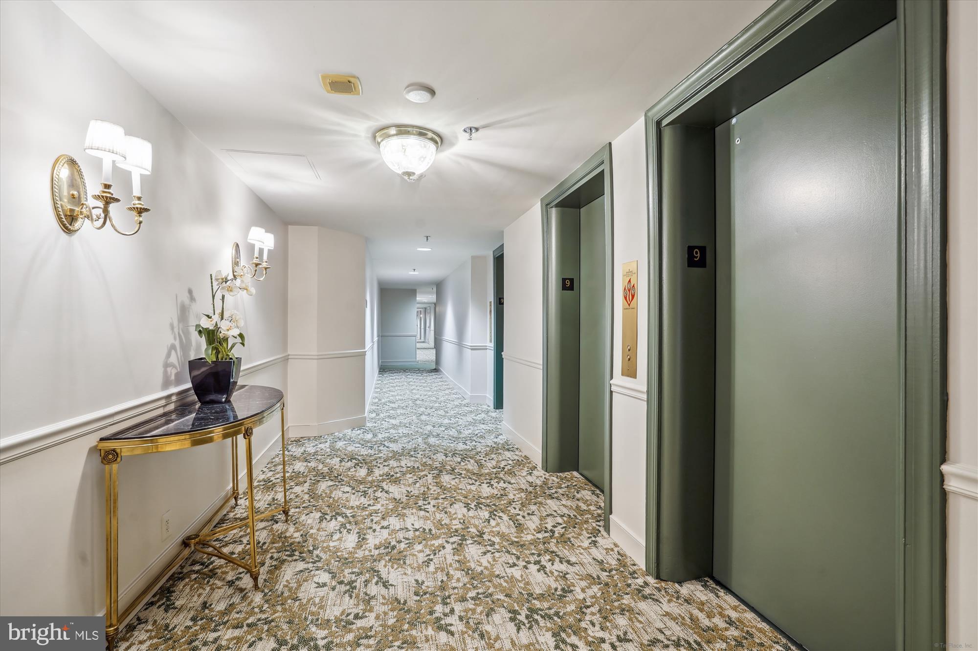 WHITLEY PARK CONDOMINIUM - Residential