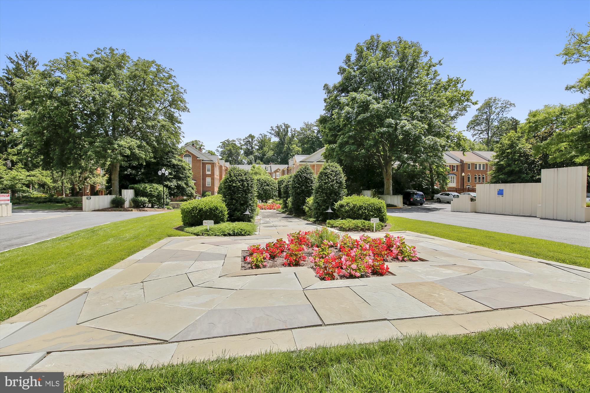 WHITLEY PARK CONDOMINIUM - Residential