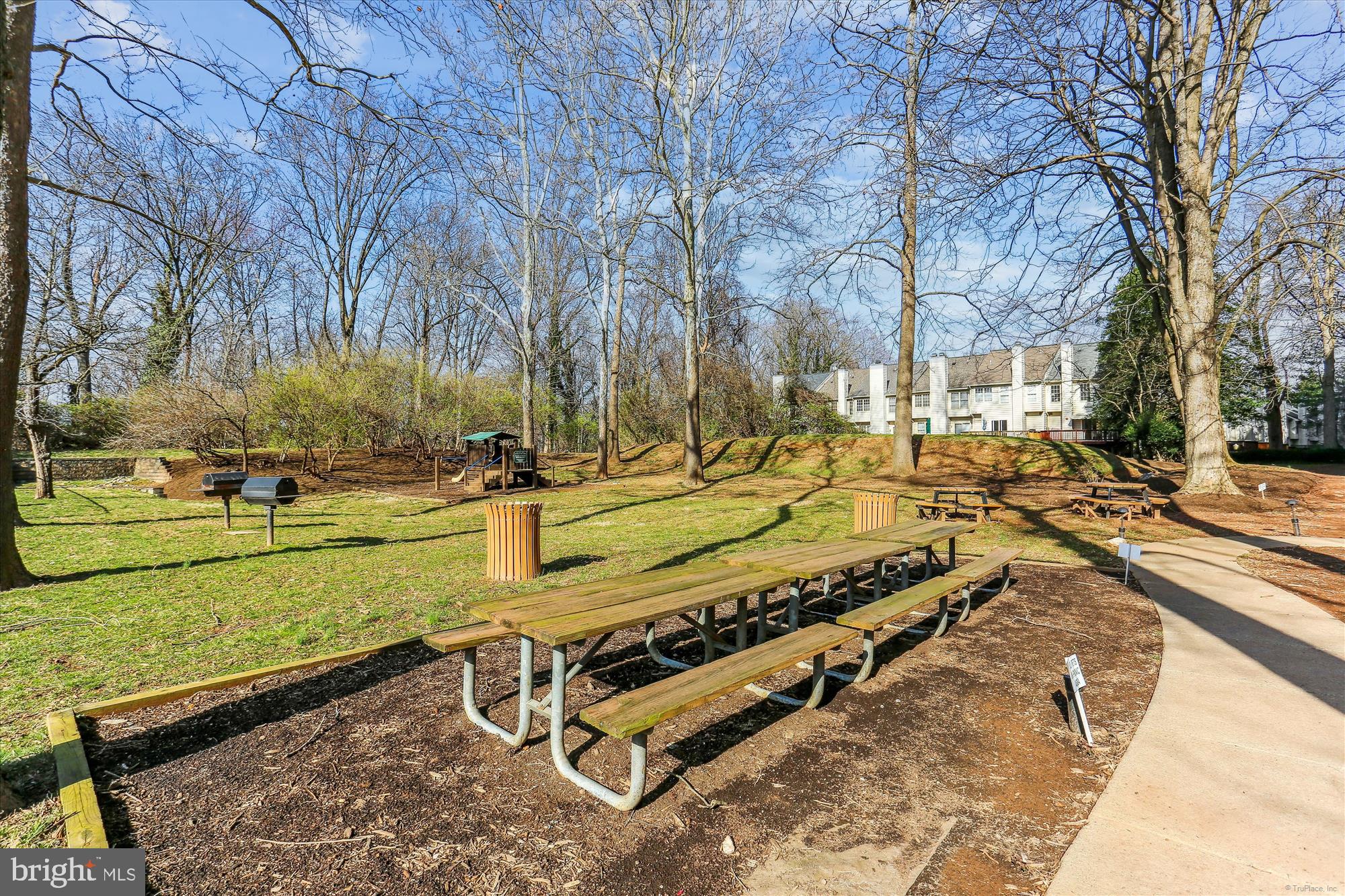 WHITLEY PARK CONDOMINIUM - Residential