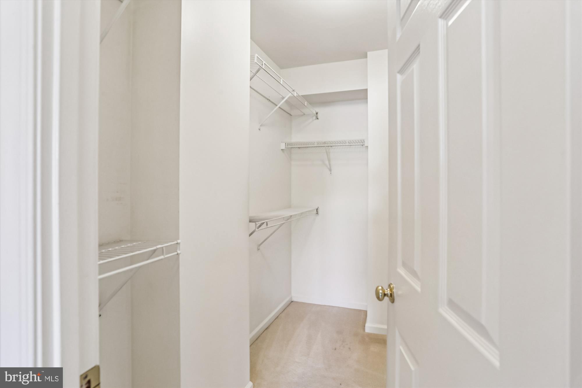 WHITLEY PARK CONDOMINIUM - Residential