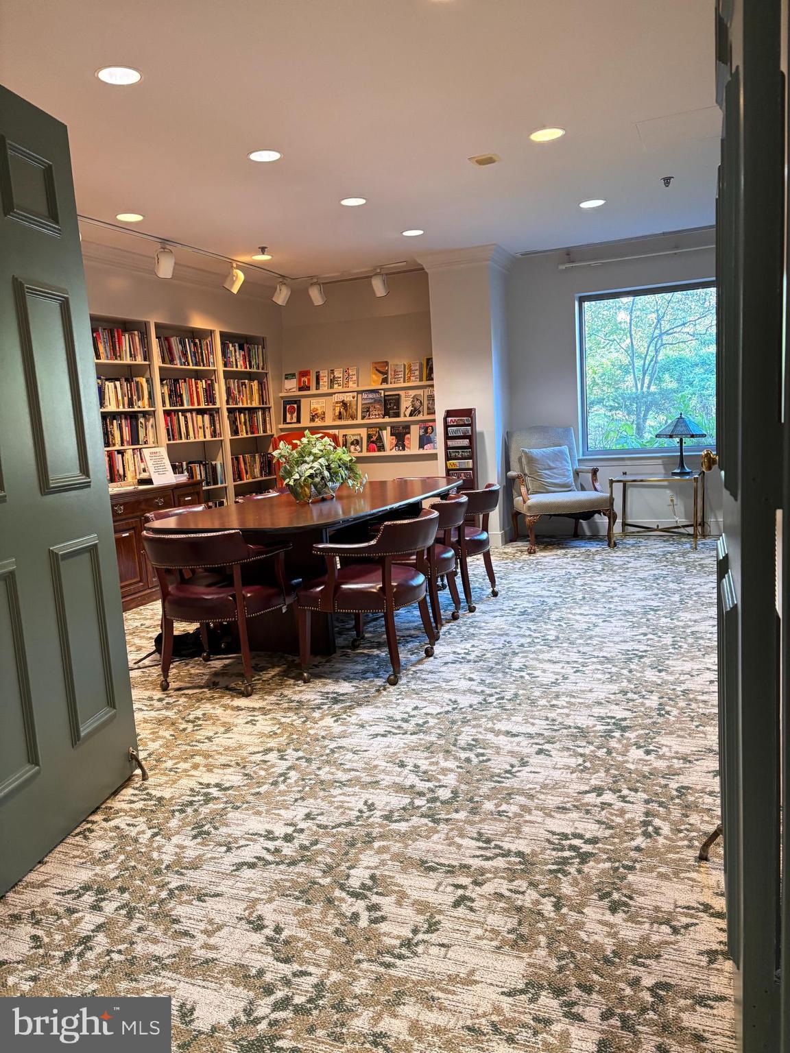 WHITLEY PARK CONDOMINIUM - Residential