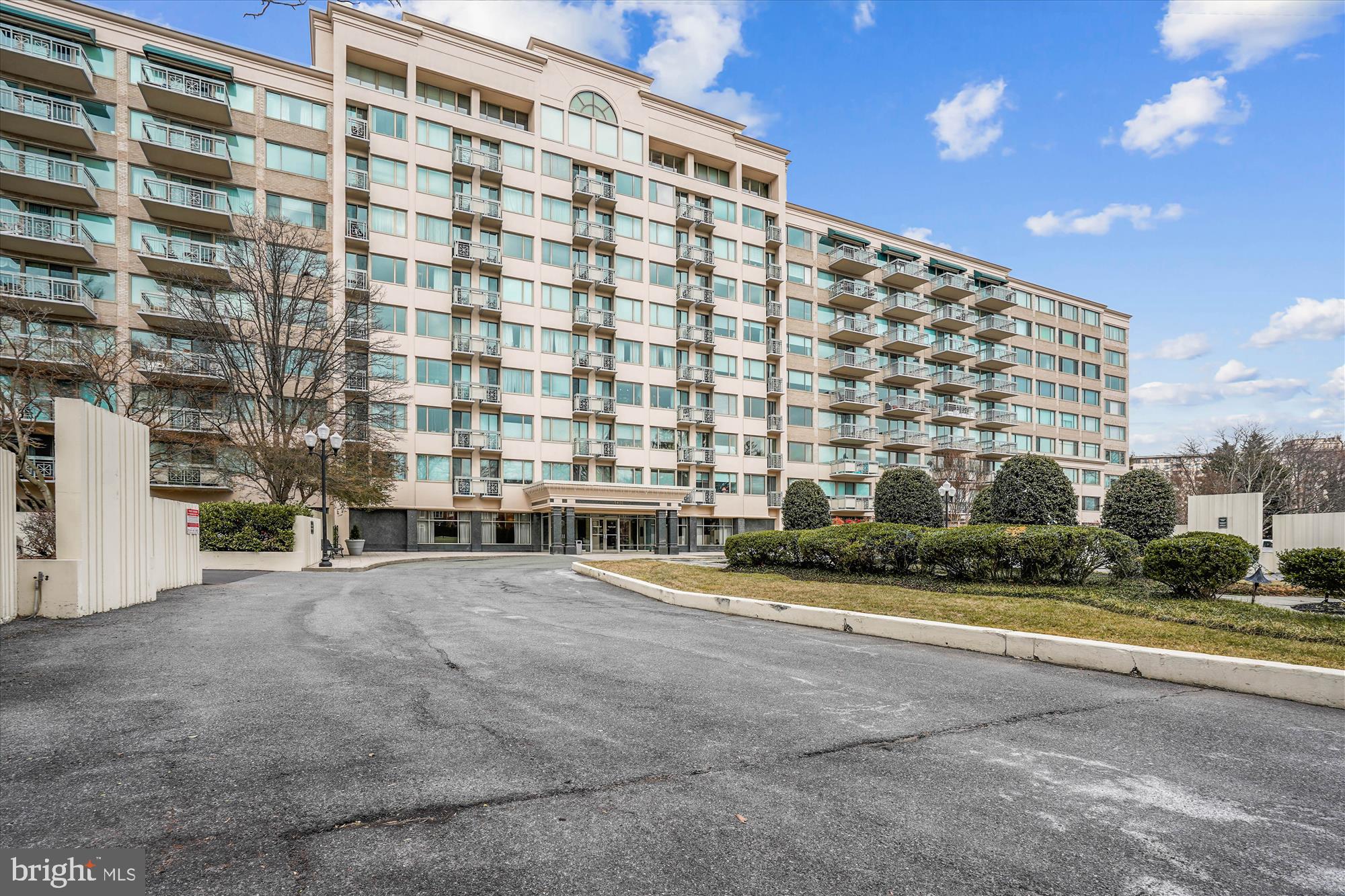 WHITLEY PARK CONDOMINIUM - Residential